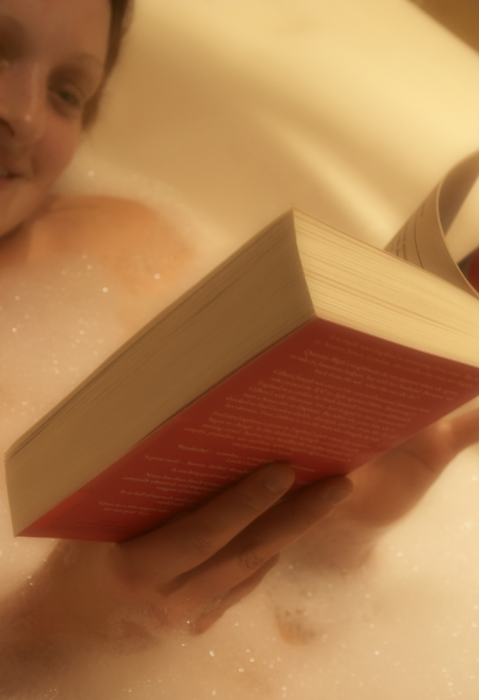 Richten Sie ein "Vor-Schlaf-Ritual“ ein, einschließlich Entspannungs-Aktivitäten wie ein Bad nehmen oder lesen.  