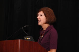 Lynn Raymond sprach darüber, wie zu viel elektrische Aktivität Neuronen schaden könnte