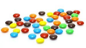 Die Messung des Gehirn-Volumens macht mehr Spaß, wenn man es mit M&M Schokolade macht. Für das Protokoll hat ein einzelnes M&M ein Volumen von etwa 600 Kubikmillimetern.