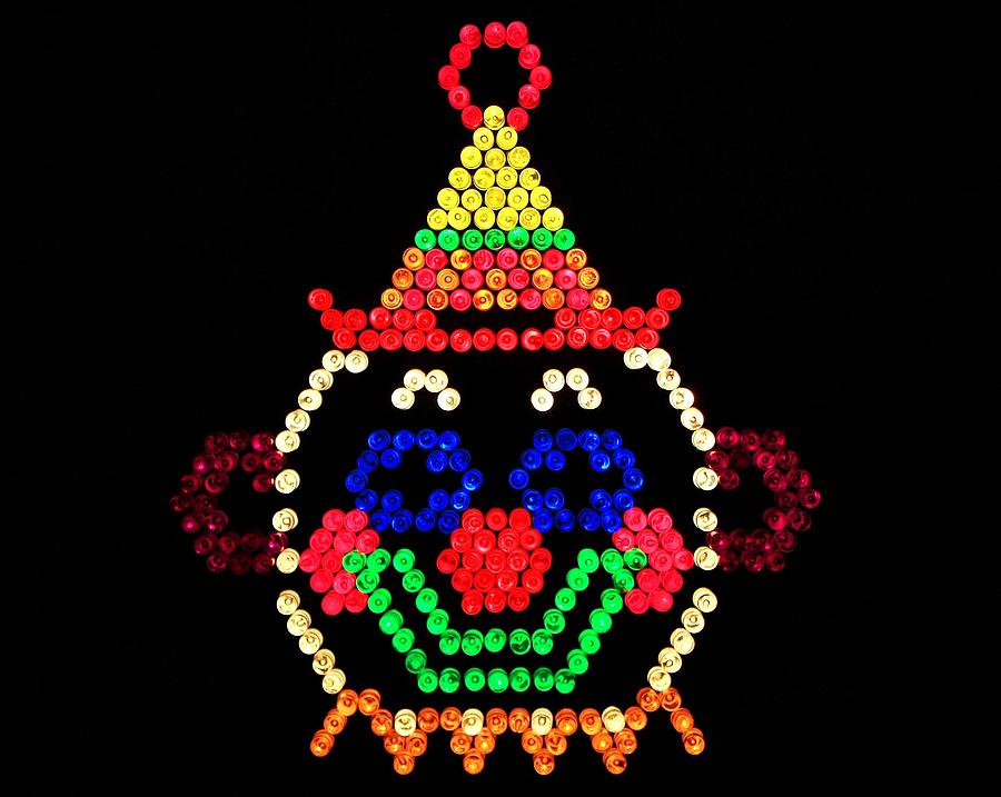 Ähnlich der nostalgischen Leuchtstifte, werden einige Neurone erleuchtet, andere bleiben dunkel, dies führt zu einem klaren Bild