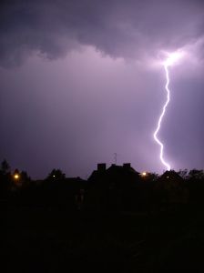 Es ist genauso schwierig vorherzusagen, wann genau ein Sturm aufkommt, wie vorherzusagen wann die Symptome der Huntington-Krankheit ausbrechen.