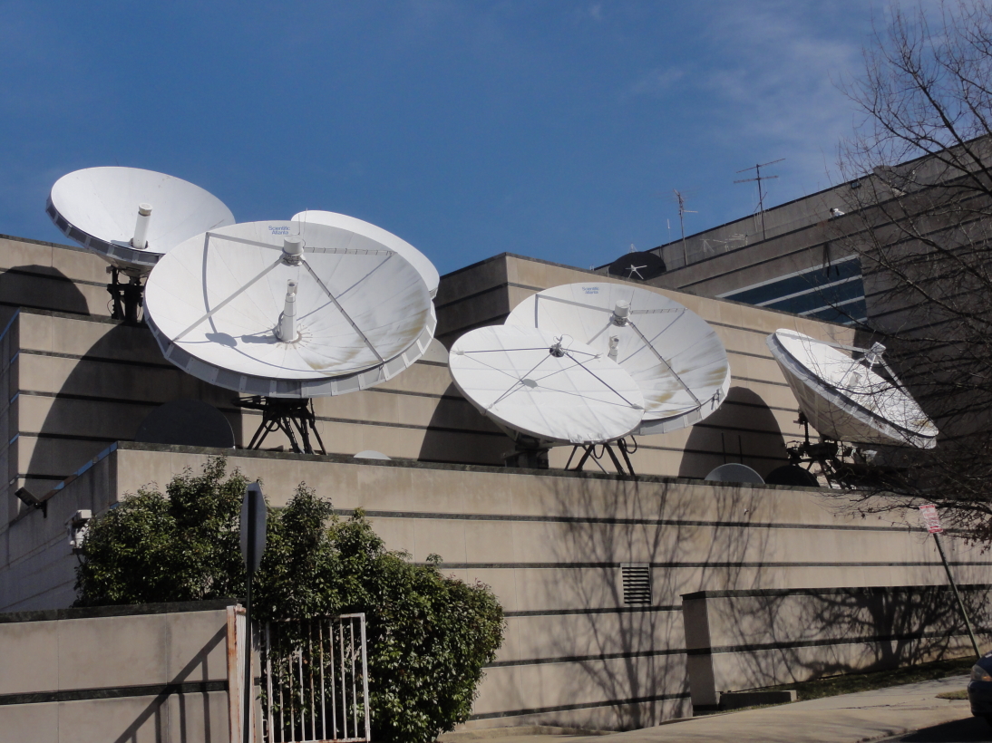 GPR52 ist Teil einer Eiweißfamilie namens "G-Protein-gekoppelte Rezeptoren", die auf Zellen sitzen und Nachrichten empfangen, ähnlich wie Satellitenschüsseln.