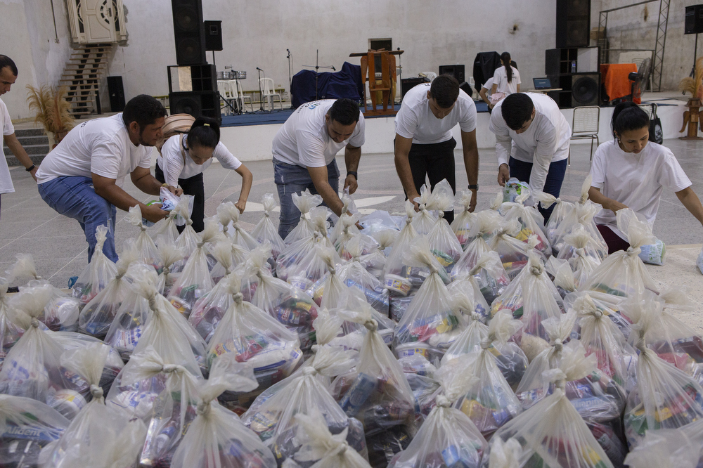 Factor-H ist eine humanitäre Non-Profit-Organisation, die sich auf die Unterstützung der am stärksten gefährdeten Huntington-Familien in Lateinamerika konzentriert. Durch Spenden, die zu 100 % den Menschen zugutekommen, für die sie bestimmt sind, organisiert sie die notwendigen Hilfsgüter für Huntington-Familien in diesen Gebieten, wie Lebensmittel, medizinische Grundversorgung und Hygieneartikel.