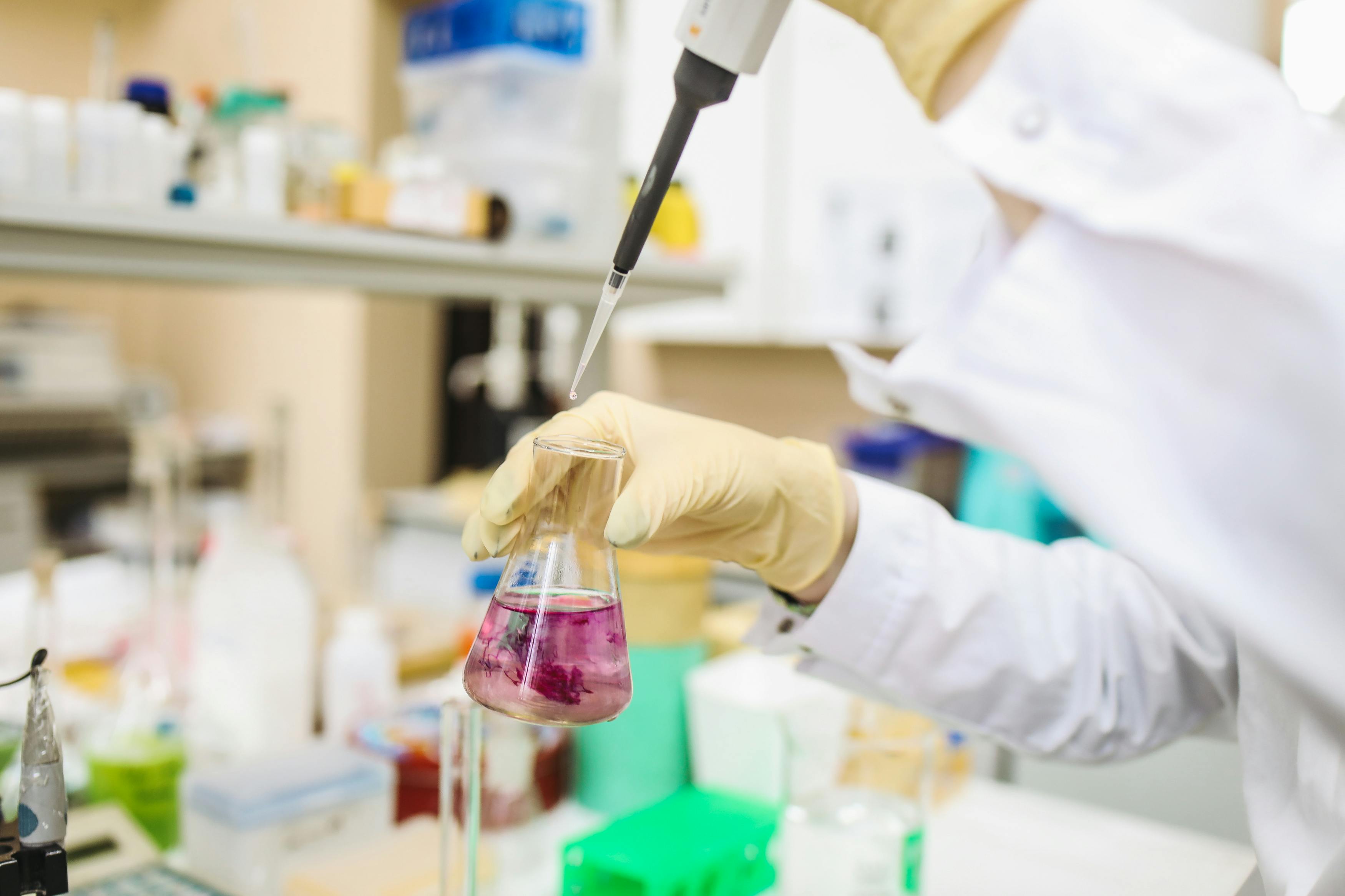 Von CRISPR-DurchbrĂŒchen bis hin zu Entdeckungen von Biomarkern â die Huntington-Forschung schreitet schneller voran als je zuvor. Informieren Sie sich ĂŒber die wichtigsten wissenschaftlichen Neuigkeiten vom MĂ€rz!