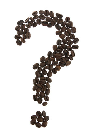 Hoher Koffeinkonsum wurde mit frühen Einsetzen von Symptomen verbunden -  die Studie war allerdings klein und stützte sich auf Gedӓchtnis - und der Zusammenhang kann beide Wege gehen.  