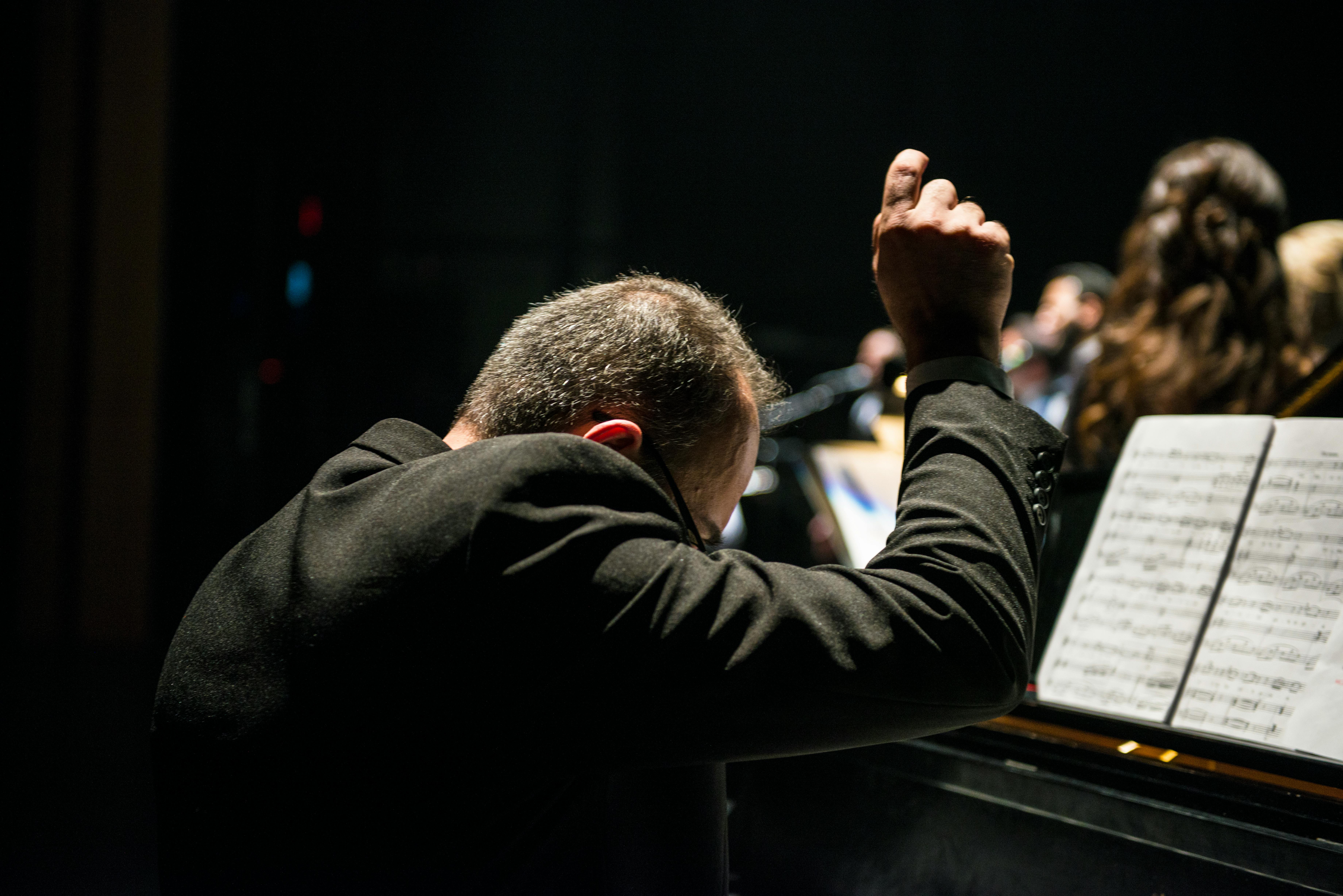 Wenn das Orchester des Gehirns aus dem Takt gerät: Eine neue Übersichtskarte über das Fortschreiten der Huntington-Krankheit